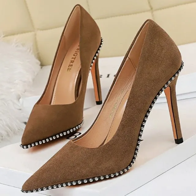 BIGTREE Classic Rivet Faux Leather Pointed Toe Shoes