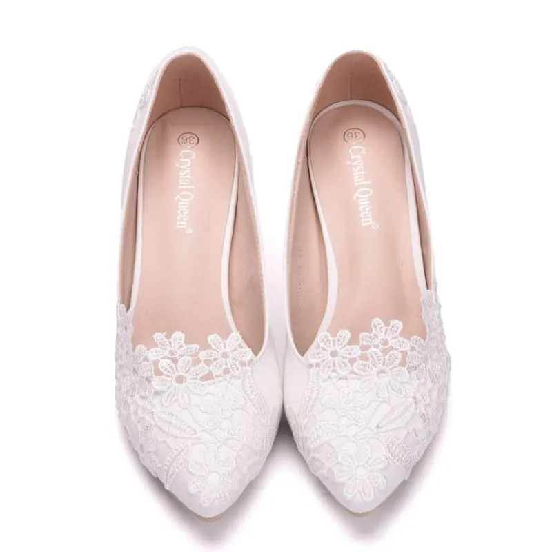 Elegant Lace Flower Wedding Shoes with Kitten Heels in White