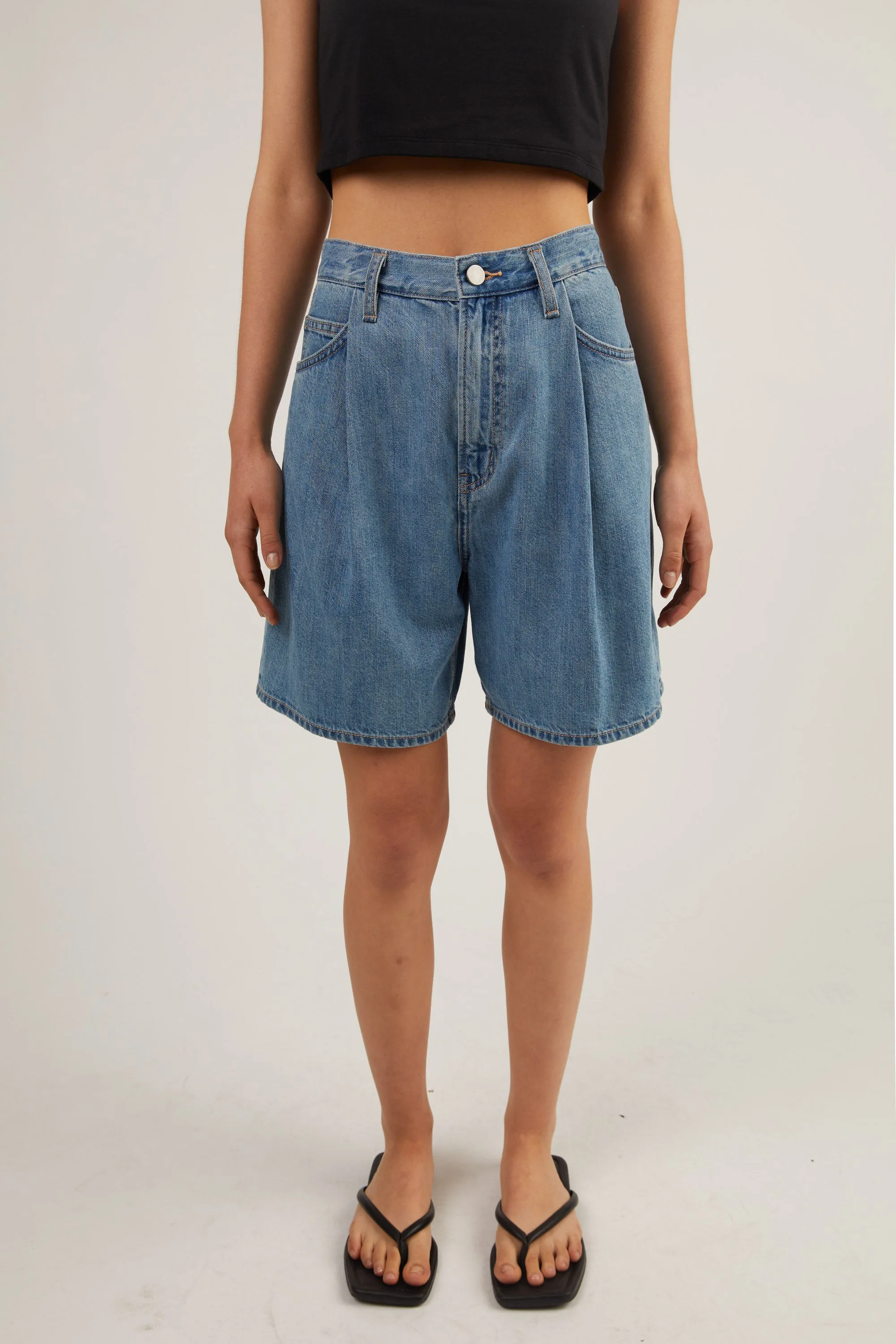 LIGHTWEIGHT JEAN SHORT